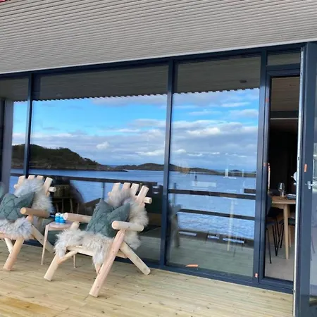 Waterfront With Panoramic Sea View *