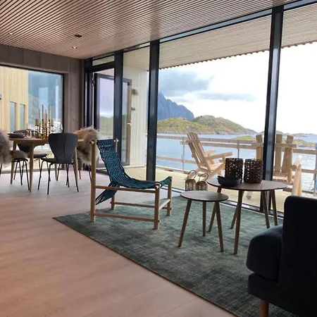 Waterfront With Panoramic Sea View * Henningsvær