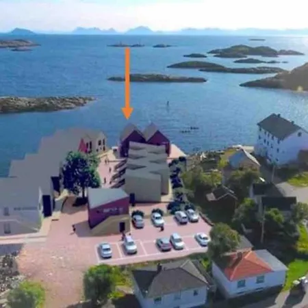 Waterfront With Panoramic Sea View דירה *