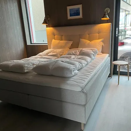 דירה Waterfront With Panoramic Sea View