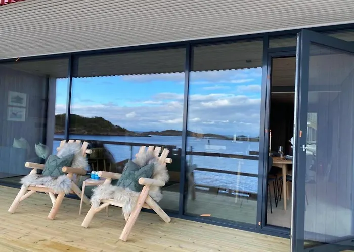 Waterfront With Panoramic Sea View *